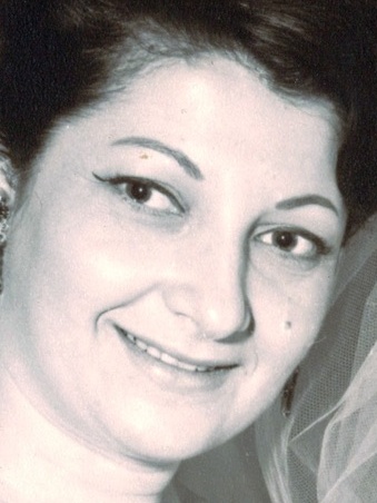 Unidentified Person 82863559