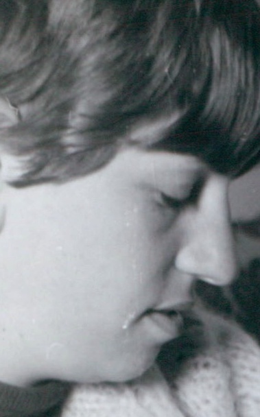 Unidentified Person 82863640