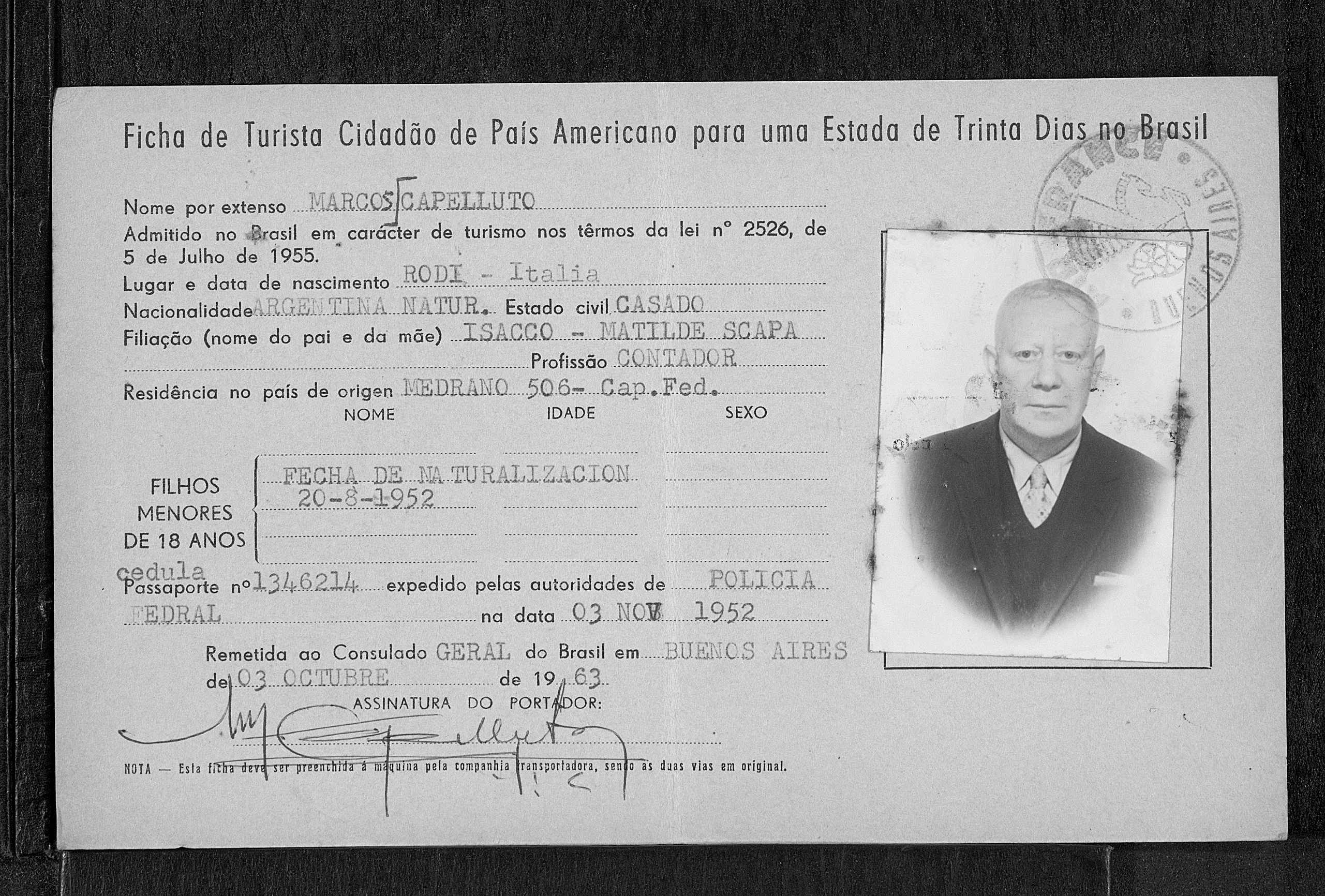 Archive photo Marcos_Capelluto_immigration_card.jpeg