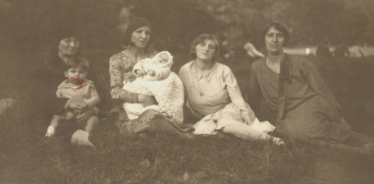 Archive photo claude_benatar_collection_51010671_10161394962905346_4861693603711287296_n.jpg