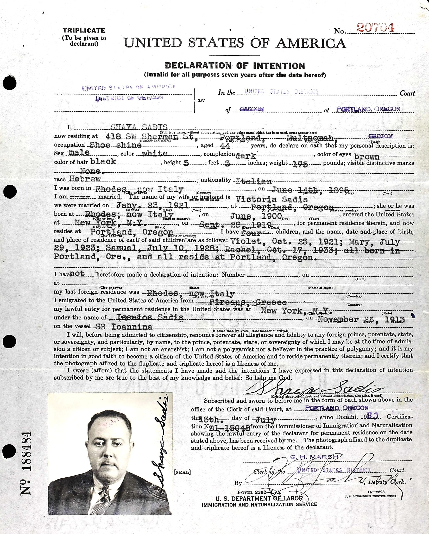 Archive photo shaya_sadis_485912814_10171438847285346_8391034119885432541_n.jpg